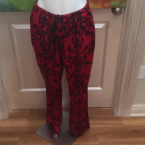 In Bloom Pajamas Set - Picture 8 of 12